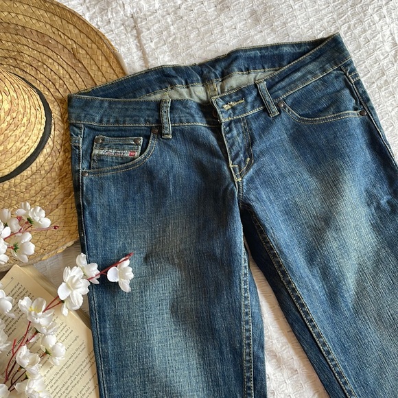 Diesel Denim - DIESEL jeans low waisted straight fit